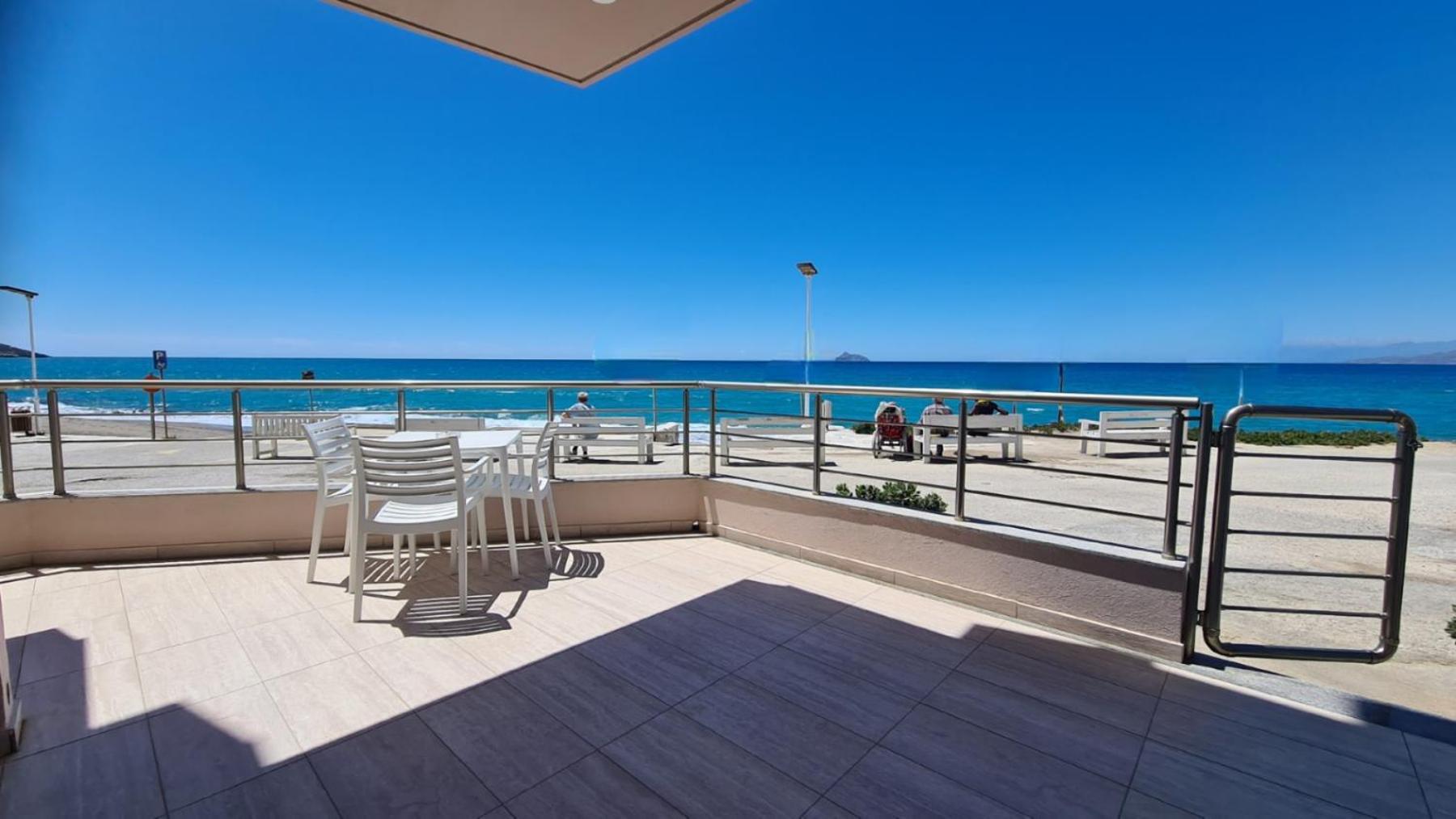 Bella Mare Luxury Apartments Kalamaki  Exterior foto